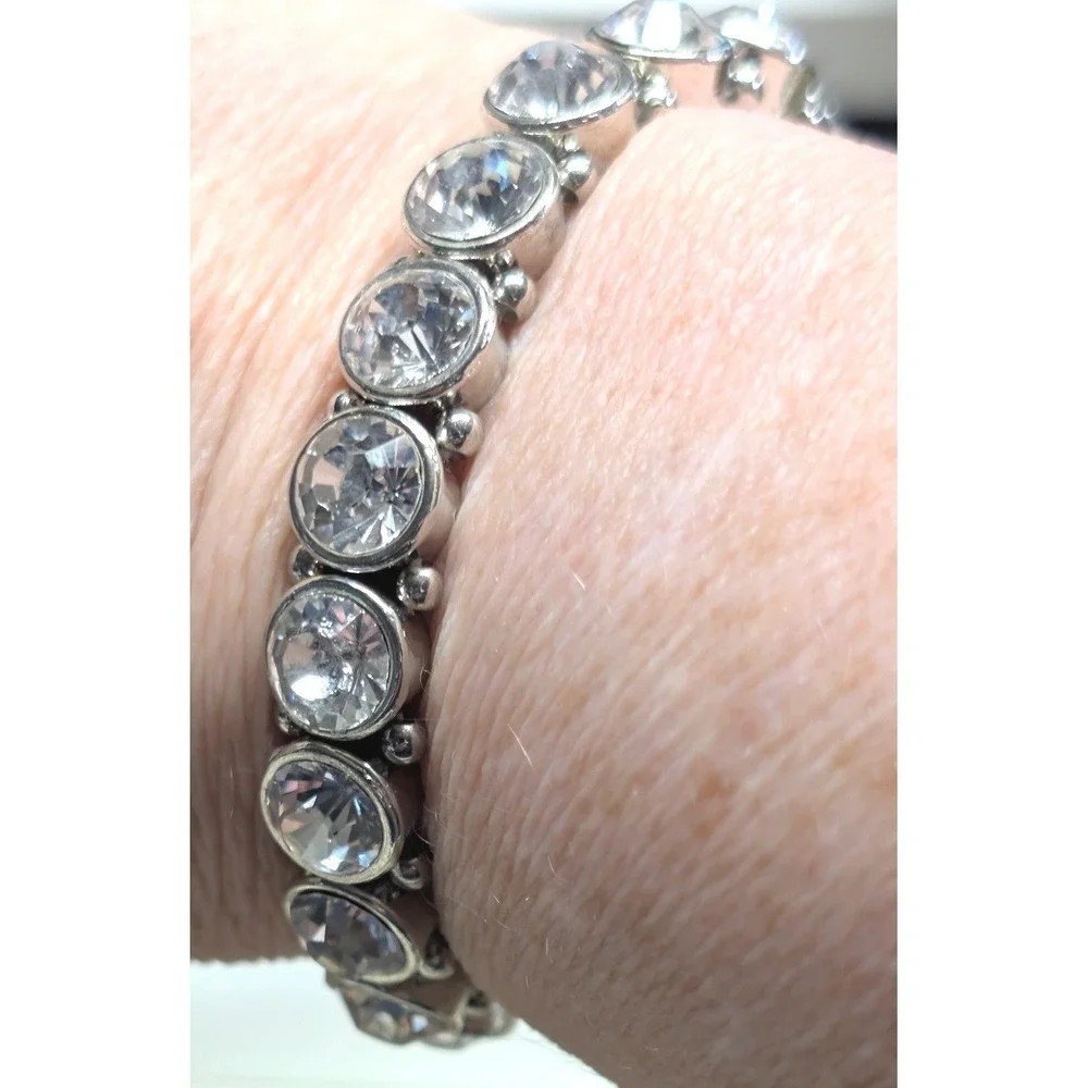 New Clear Crystal Stretch Bracelet SilverTone Rhinestone Bezel Set Round Sparkle